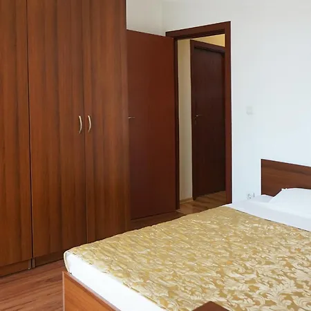 Apartcomplex Victorio 2 圣弗拉斯